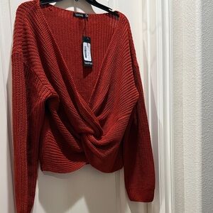 Boohoo NWT V-Neck Twist Knit Sweater in Red L/XL (16)